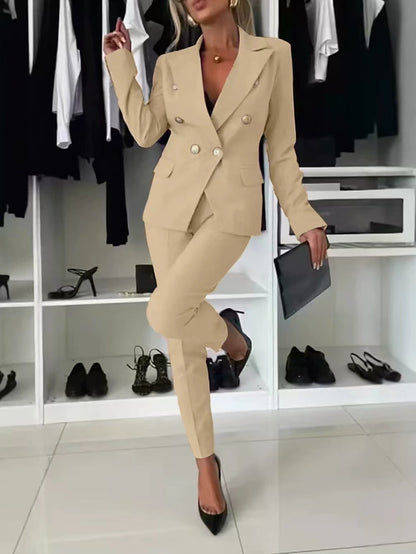 Ensemble femme veste à revers et pantalon slim élégant