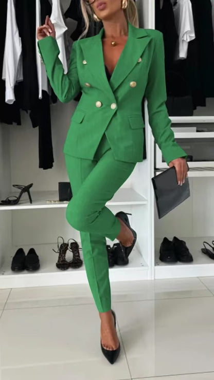 Ensemble femme veste à revers et pantalon slim élégant
